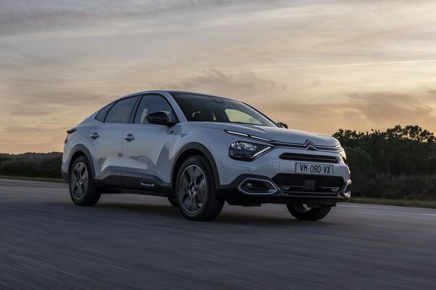Стало відомо українські ціни на новий крос-седан Citroen C4 X